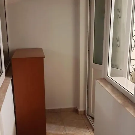 Dora * Konstanca